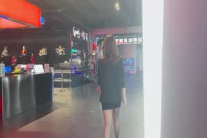 阿朱 劲爆流出公厕尾随黑丝情趣羞耻放尿  背景图片