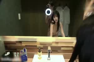 LISA 做爱流出 等明星外流 不如我自己做  背景图片