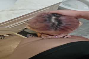 骚货小妹性爱成瘾！兄弟们看过来  背景图片