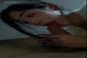 有那么骚的女友每天是不是很性福阿  背景图片