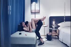 91探花 成都的高挑妹子约啪，四川不只吃得辣连妹子也长得辣~  背景图片