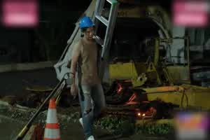 宋雨川 巨根教训高傲女邻居 娇喘痉挛性高潮  背景图片