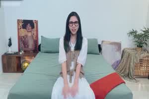 Ed moasic 反差婊眼镜妹 Amy 享受多p的刺激快感  背景图片