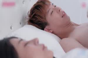 皇家华人 暧昧清纯失恋妹 秘密交合禁忌SEX  背景图片