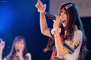 【明星❤️网曝热门事件】偶像团体KRD8小田菜被前男友流出  背景图片