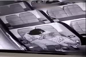 网曝门 南Ｏ影院片场情侣上演吸奶大战  背景图片