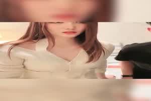 无套抽插漂亮人妻 懂得真多又超会骑  背景图片