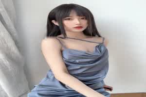 颜值小姐姐搔首弄姿撩裙诱惑  背景图片