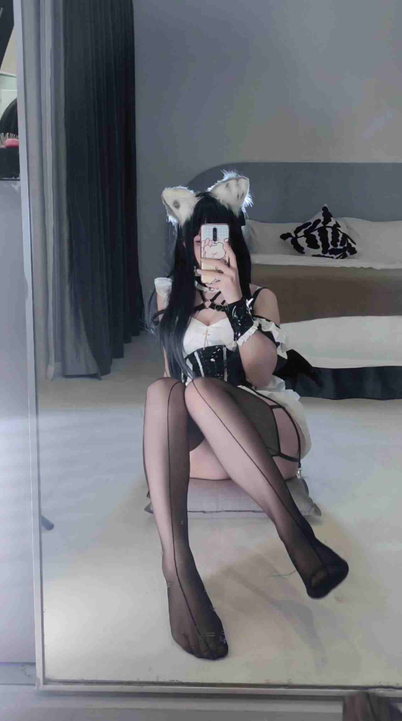  猫猫小恶魔黑丝长腿真性感 的剧照8