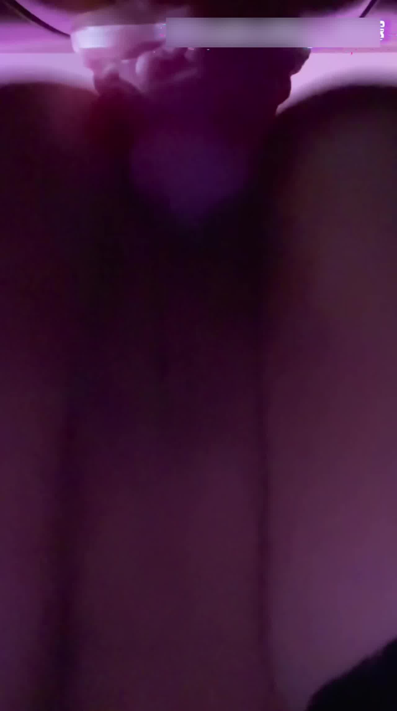  巨乳jk制服自慰母狗 的剧照10