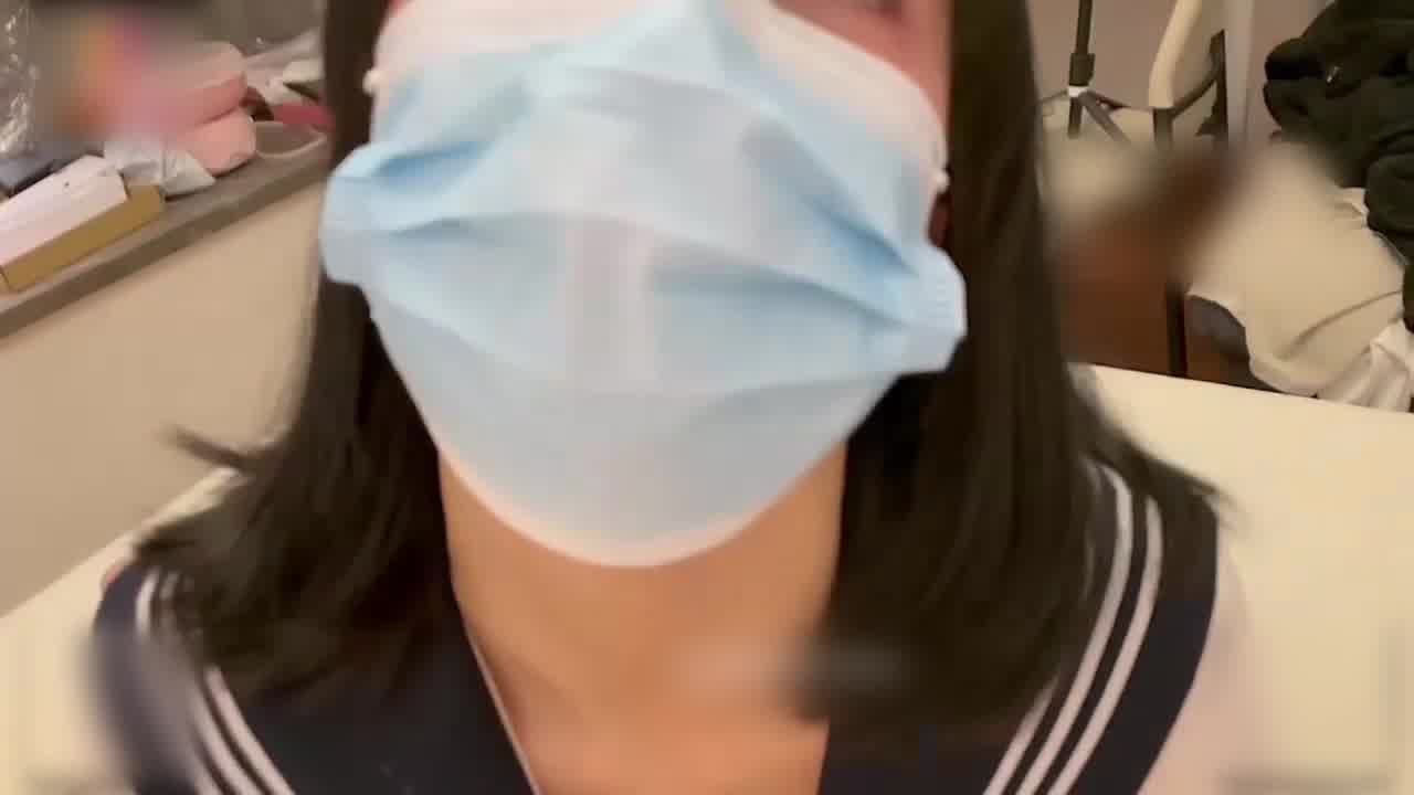  糖心 未成年妹妹好奇是什么是高潮 就跟哥哥做爱初体验 的剧照4