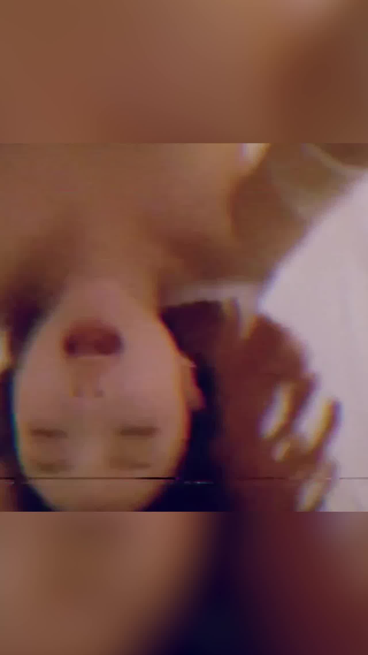  短发骚货激情是射 的剧照4