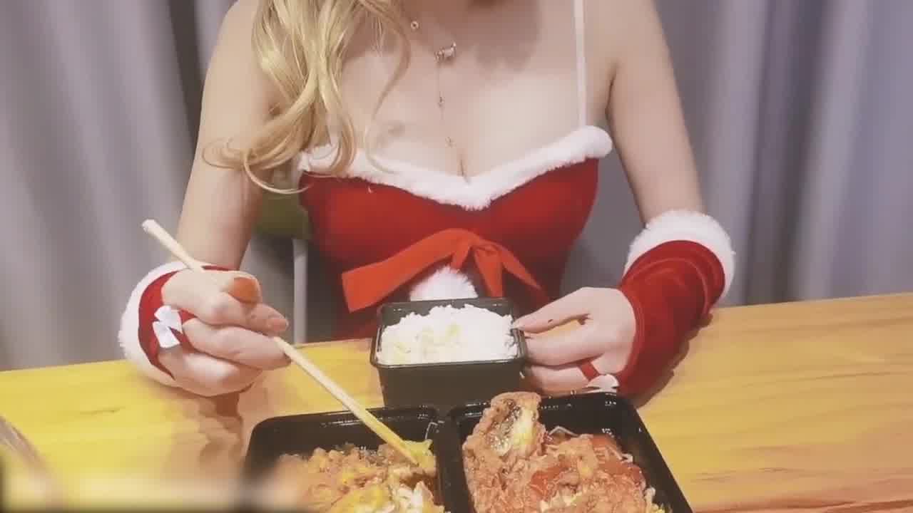  【圣诞节】性感圣诞小妞陪你过节 的剧照8