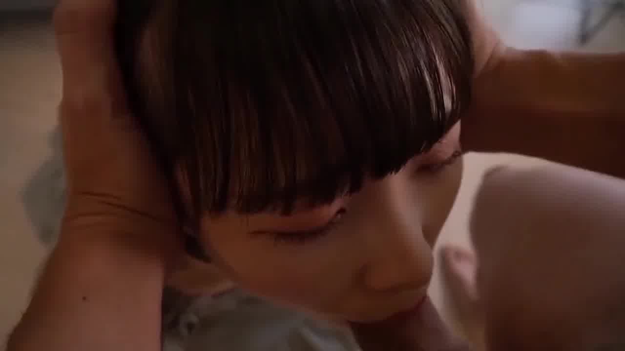  听话短发日本妹深喉口交 的剧照9