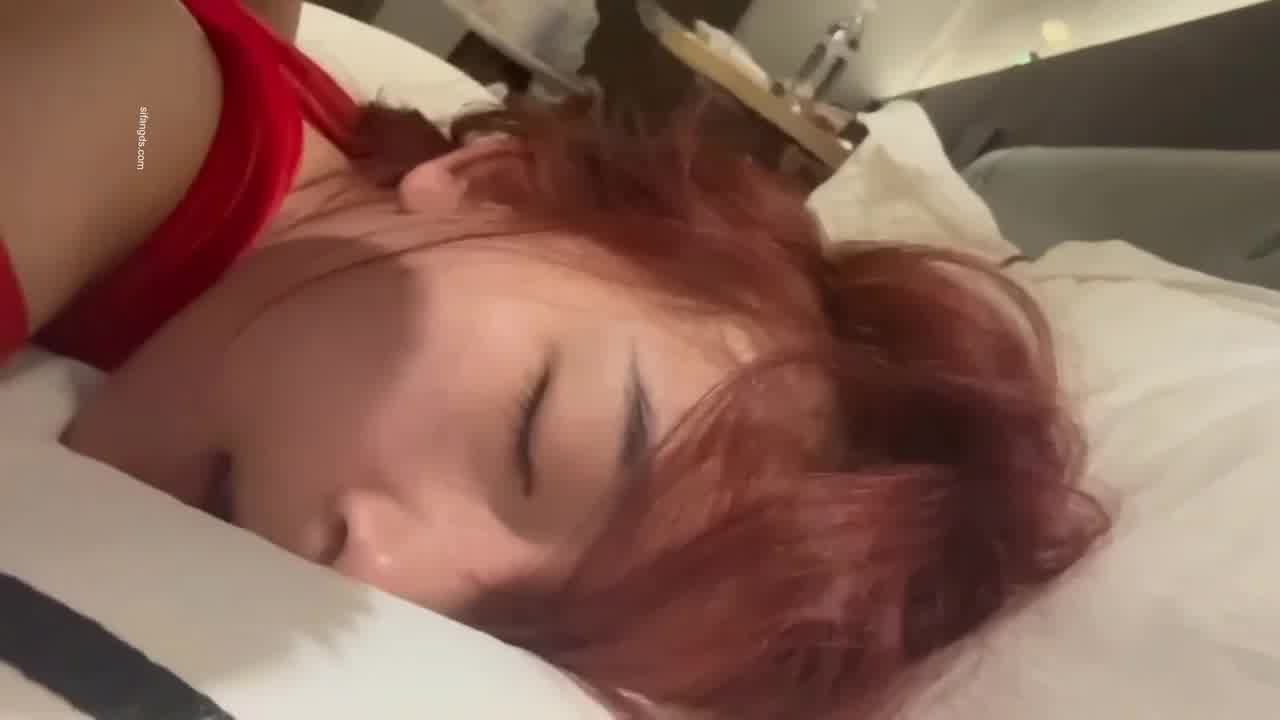  妹妹喜欢自拍偷翻手机看到这个！ 的剧照1