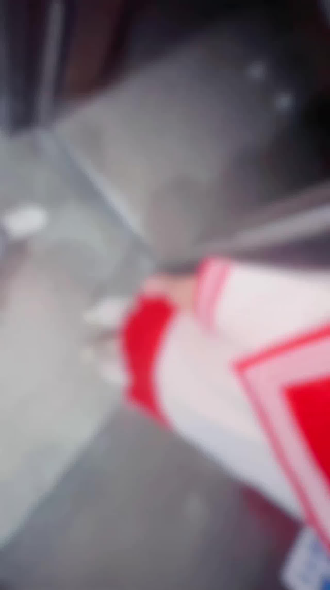  【这么大叫声顶楼听不见吗？】半夜去女友家天台野战，钱也省了逼也操了，还去女友门口接她上天台，胆子真大 的剧照3