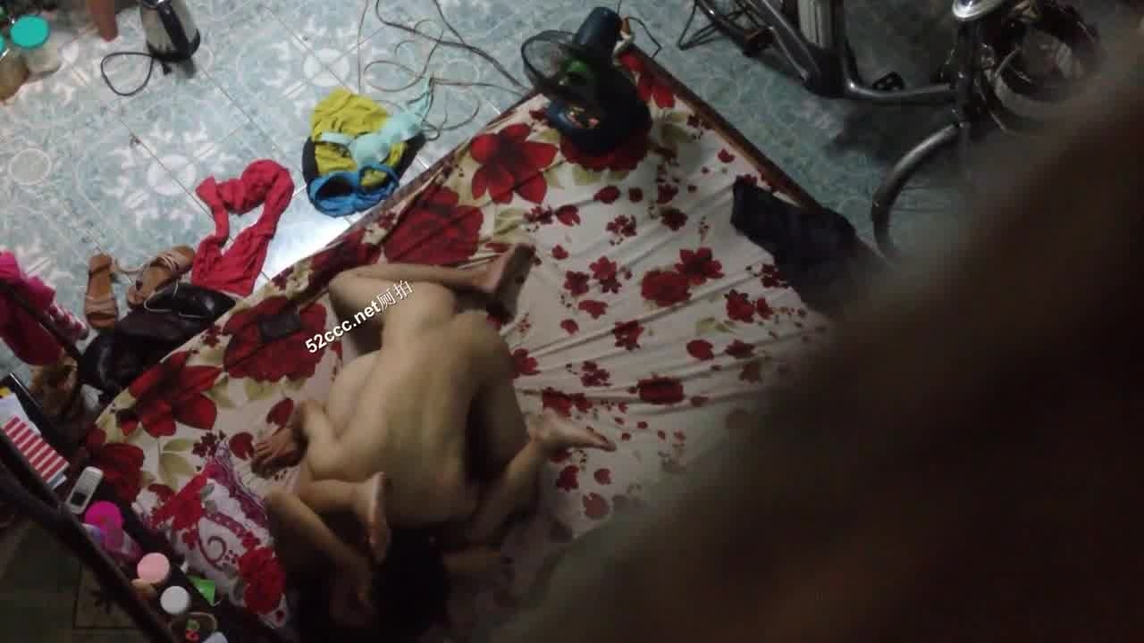  来瞧瞧楼下的男女搞个啥性爱直拍 的剧照1