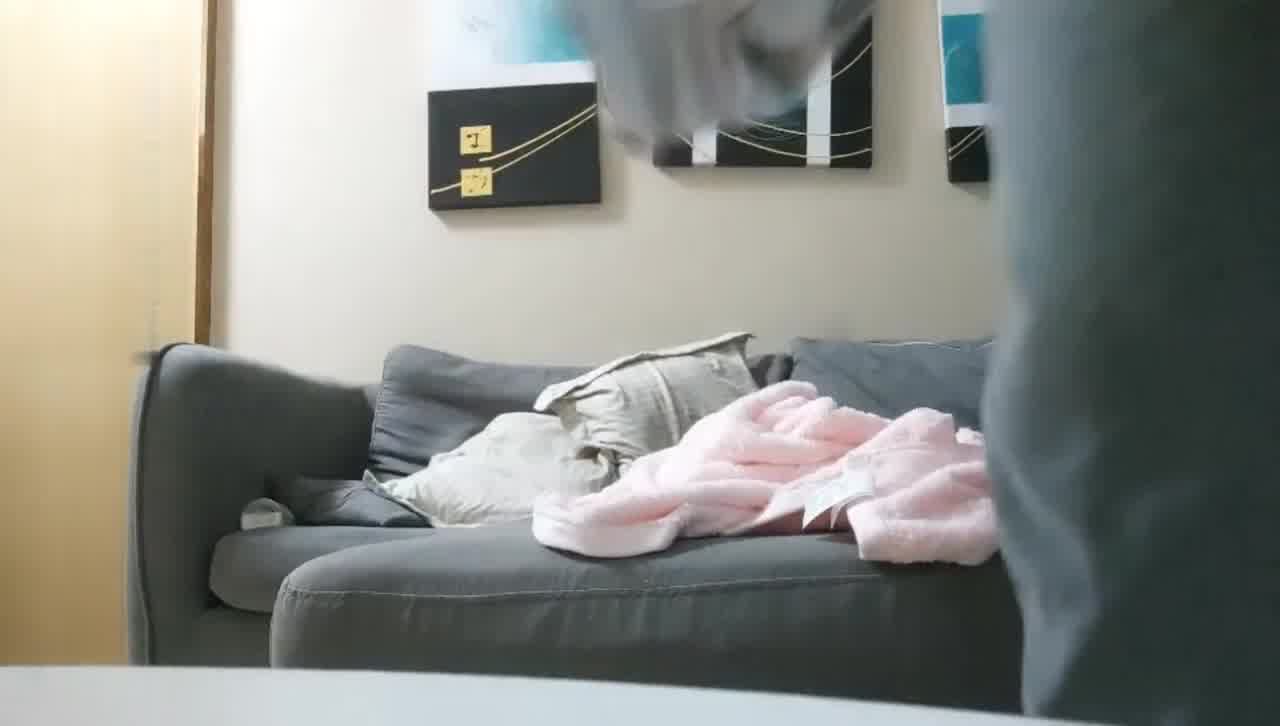  嗲嗲的绵羊音刚满十八岁光看颜值就是妥妥的极品太嫩了人好看声音甜美逼又紧 的剧照9