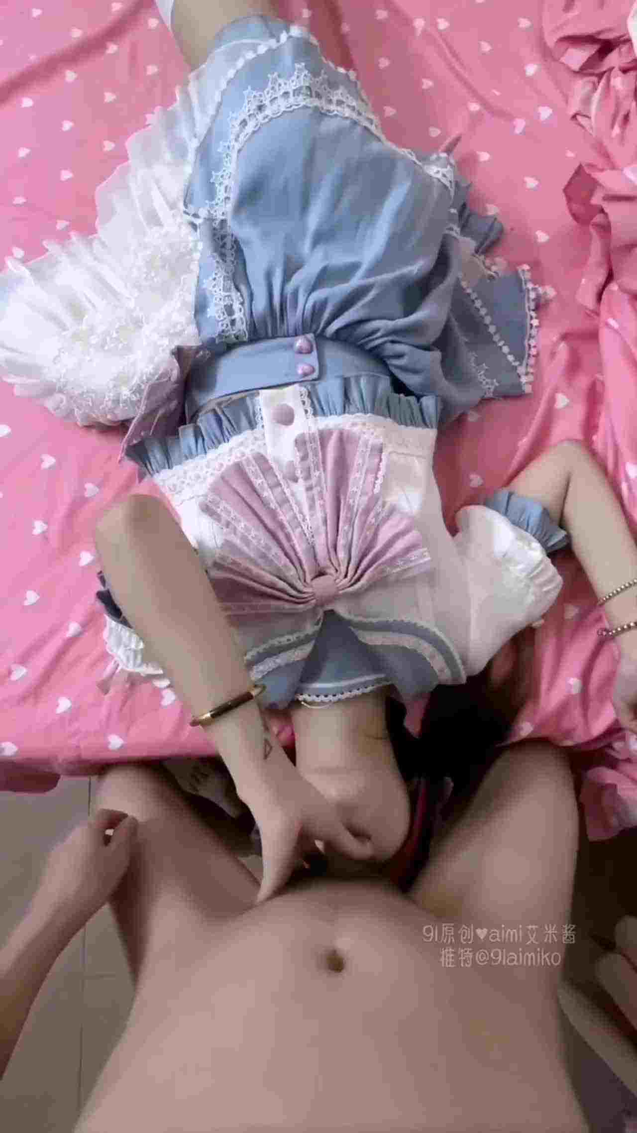  艾米被爸爸深喉，无套内射1_4 的剧照5