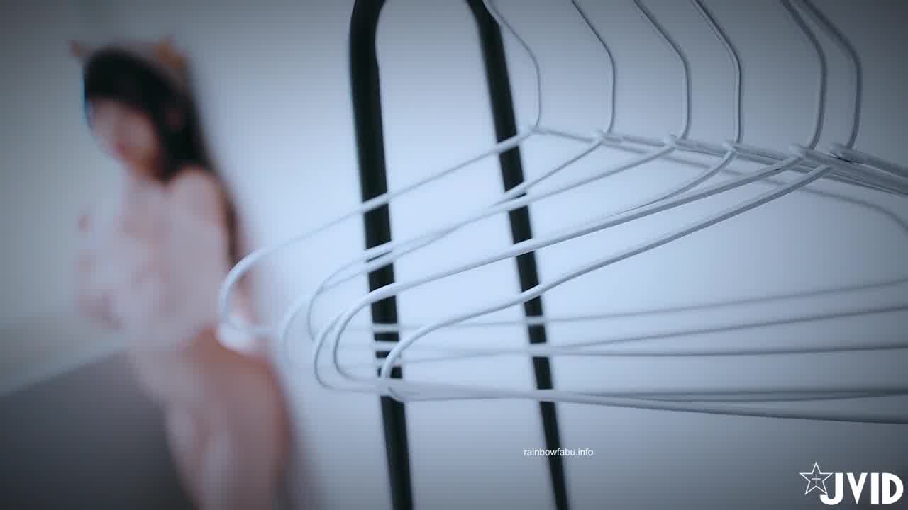  jvid 雪白小鹿那对巨乳若隐若现 的剧照4