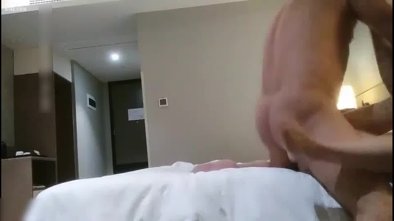  颜值不错牛仔短裙黑衣御姐 白嫩大长腿让鸡巴蠢蠢欲动 掏出来享受深喉吸吮 吧叽硬邦邦骑乘抽插呻吟大叫 的剧照5