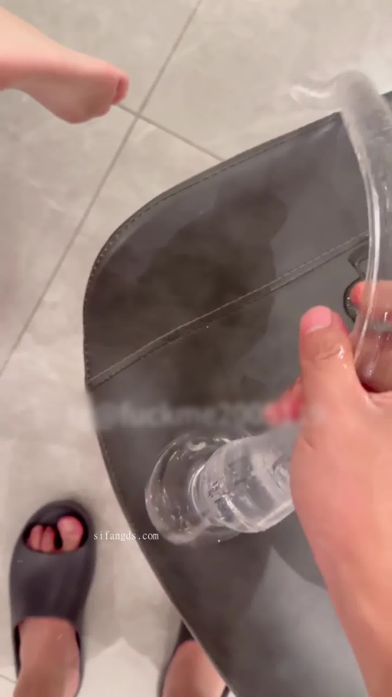  发情双马尾 明明是熟女却要装幼齿 的剧照10