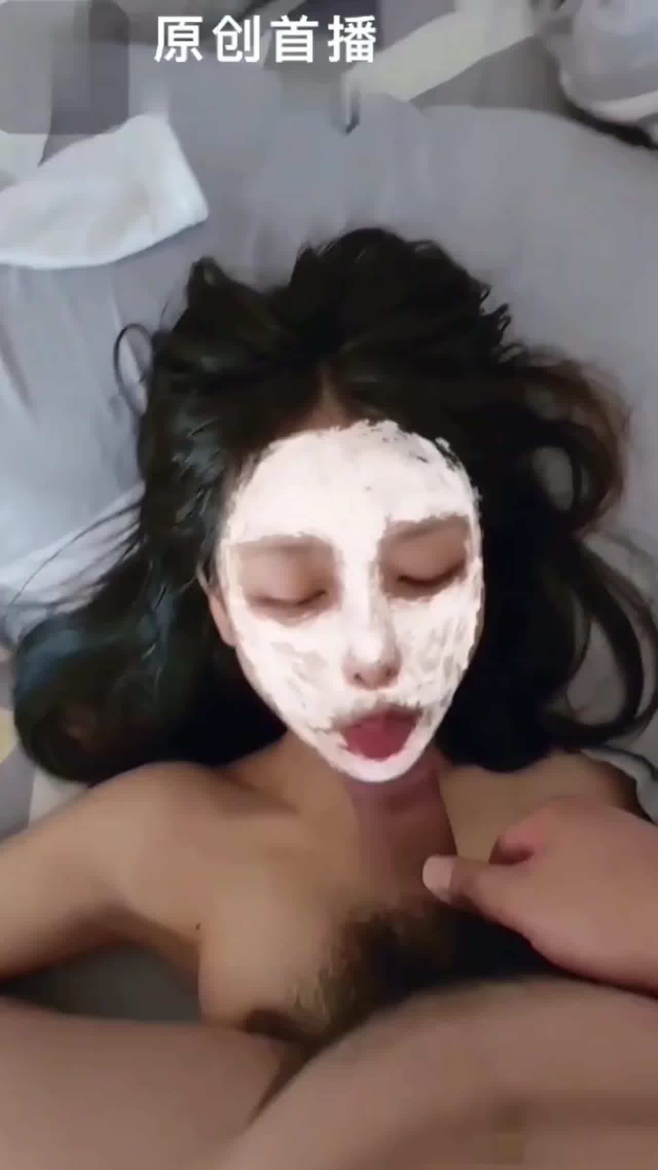  面膜仙女吃精口交娃 的剧照4