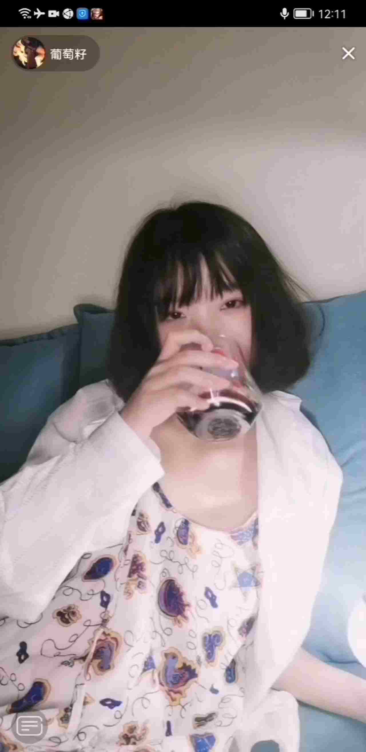  抖音自录真空走光系列 (8) 的剧照3