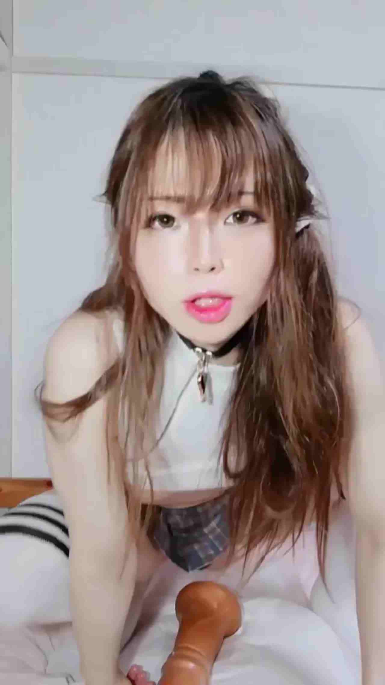  美妖肛之炼鸡术师2 的剧照1