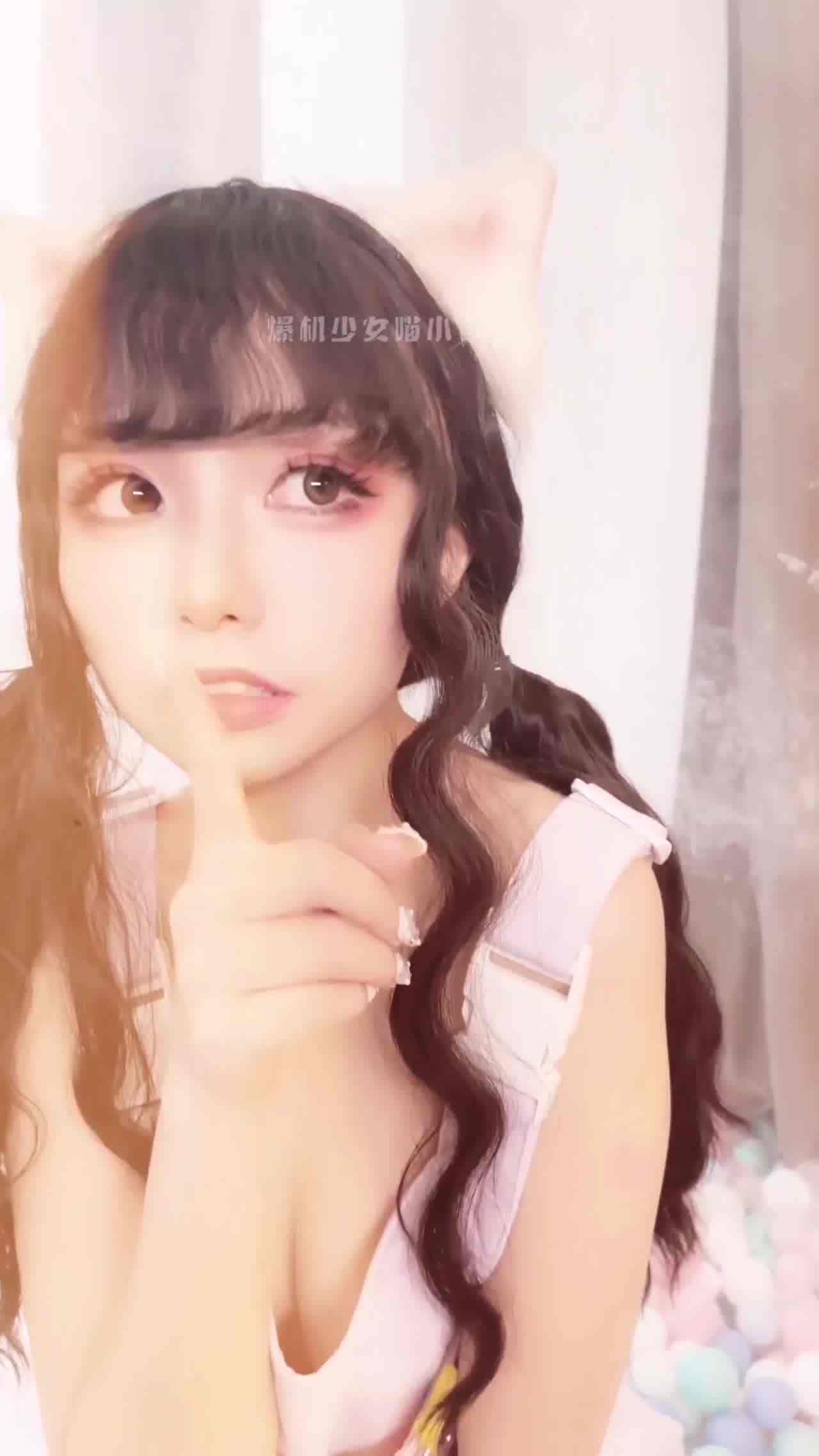  猫小吉 广大网友福利来啰～秘密花园写真照 的剧照4