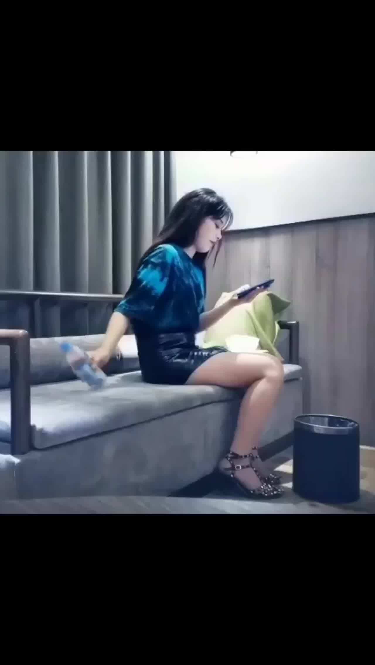  红衣妹妹被玩弄，身材一级棒1 的剧照7