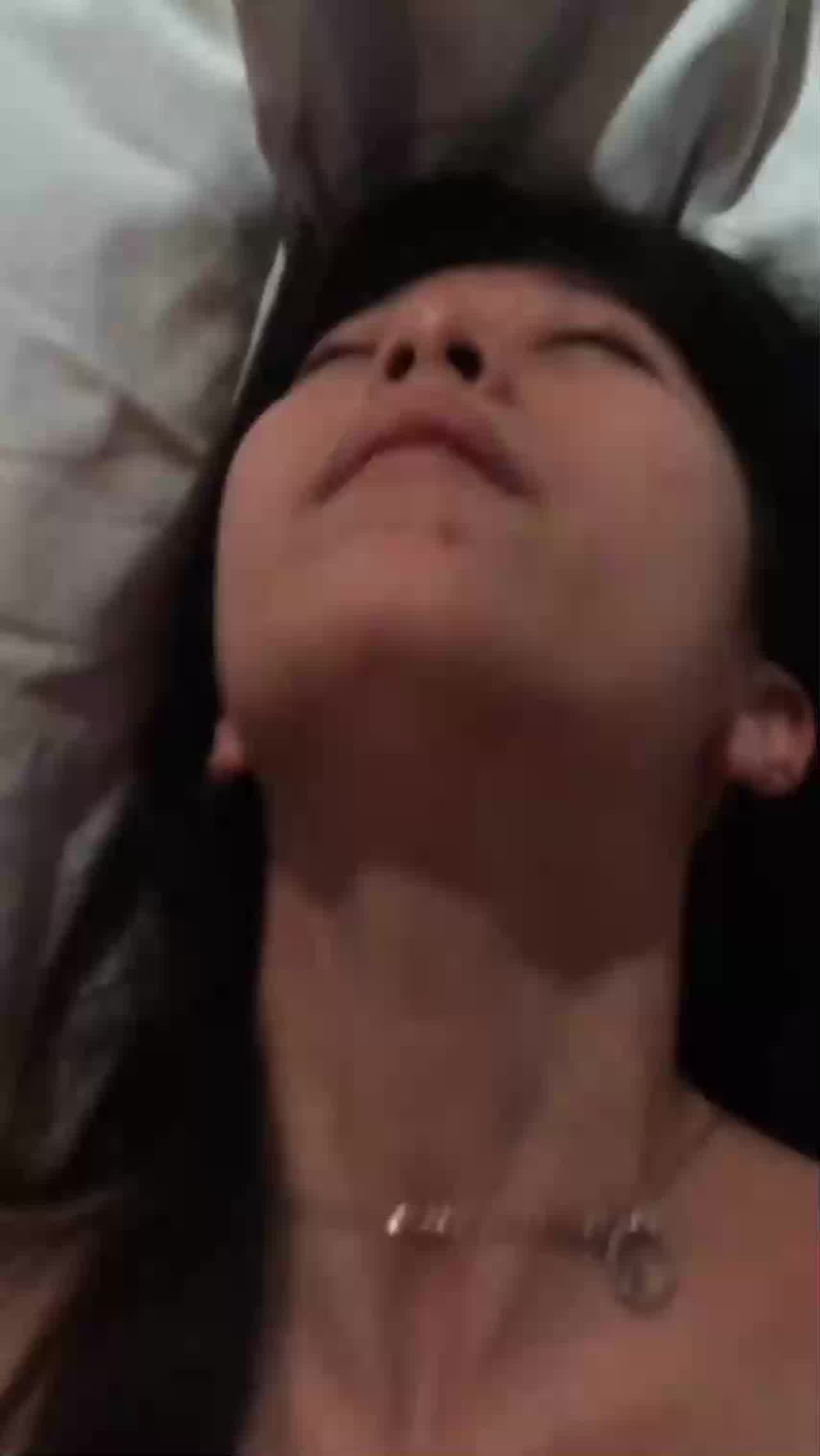  重庆职业学院_张雨芬_与我同居后被各种调教，一张高潮脸完全没有精气神 的剧照7