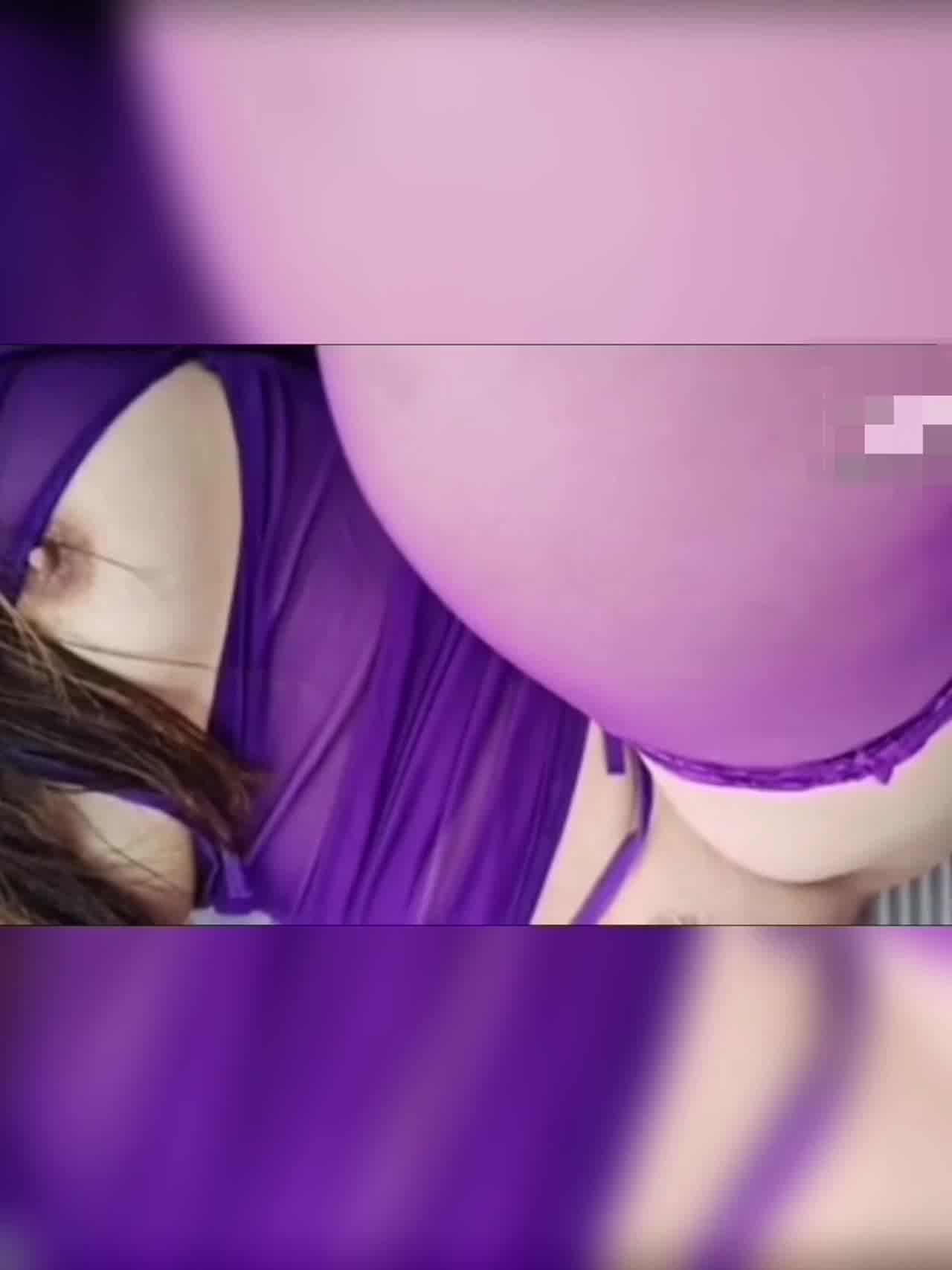  紫色妈妈韵味十足 的剧照1