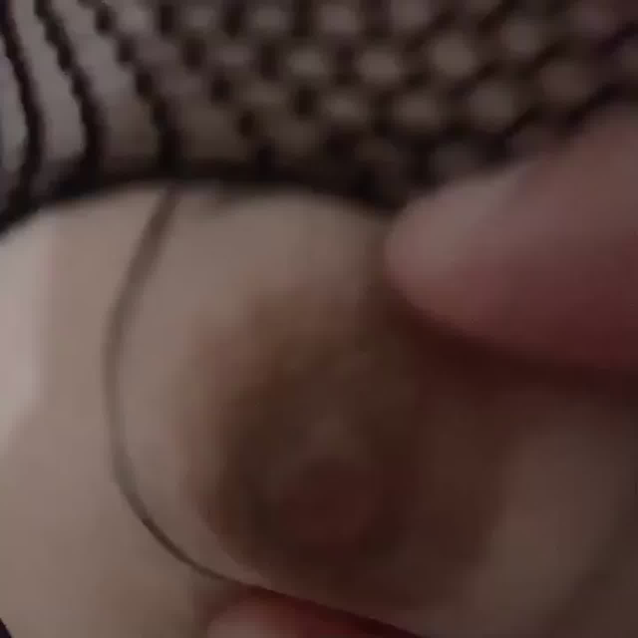  这个情趣露奶装太骚了 的剧照4