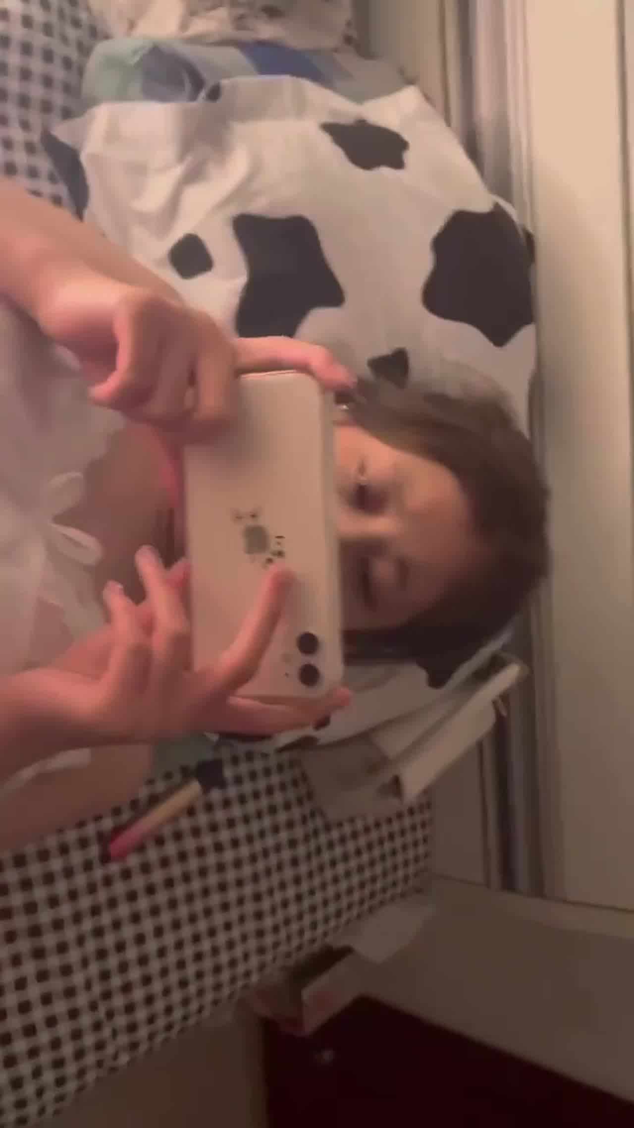  性欲超强的大学妹求着被操 的剧照9