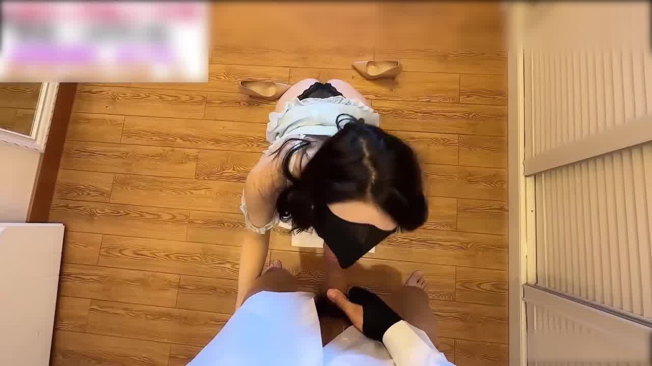  大学生兼职做家政服务没想到穿这么骚就来工作 强行口爆后入 的剧照7