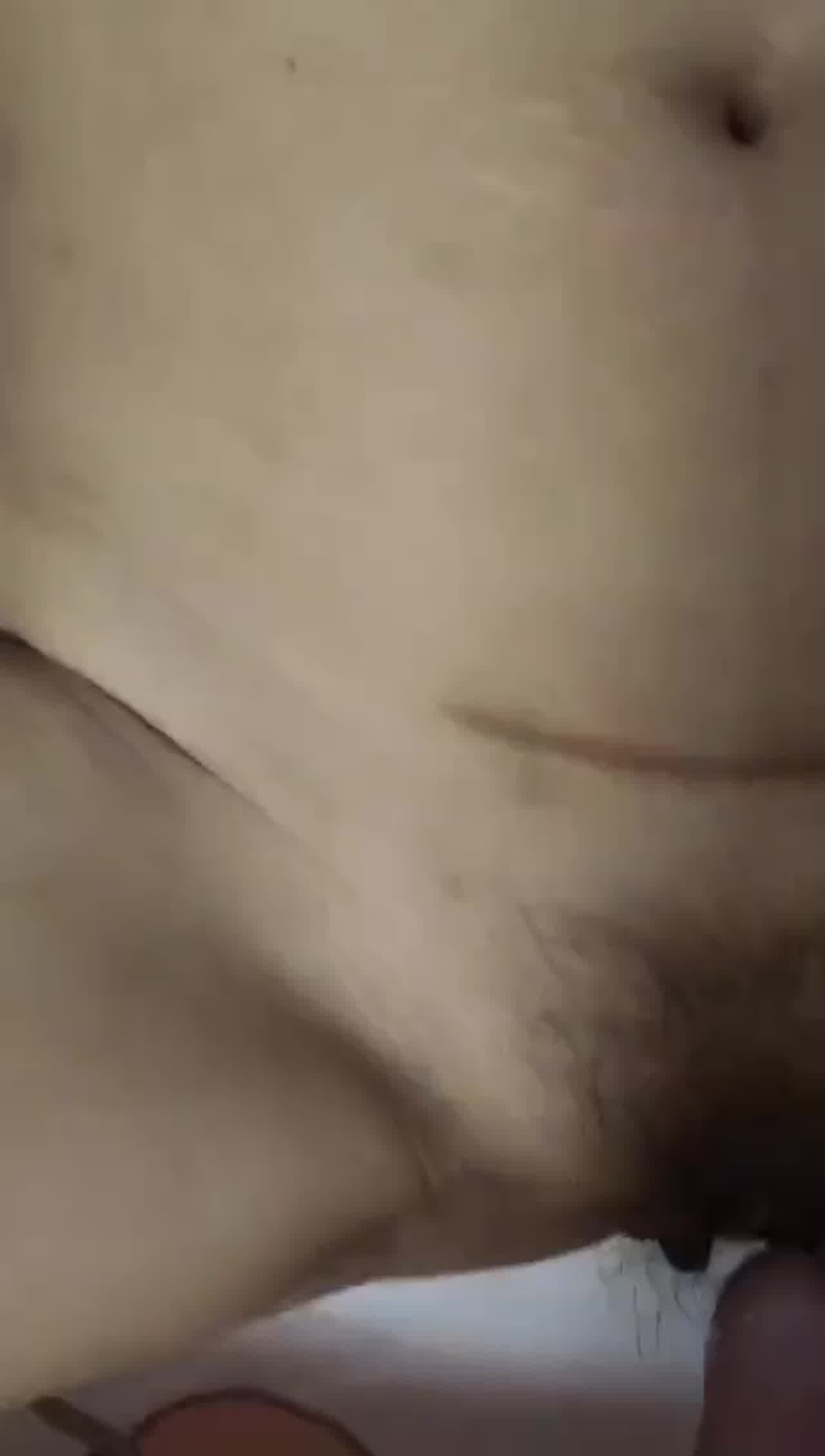  小骚货被操爽了一直淫叫 的剧照10