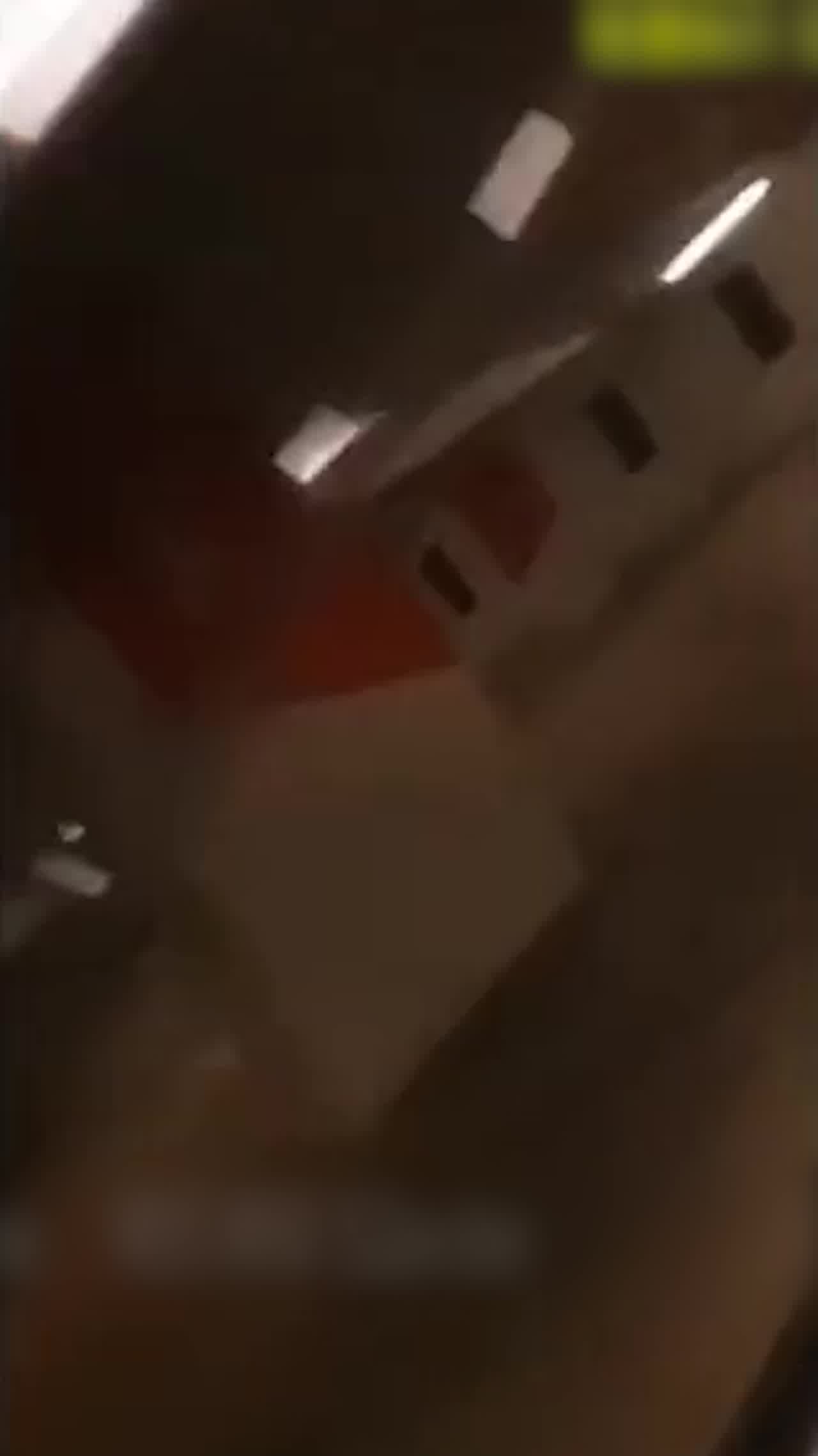  门事件 高质量美女保险员为保单与客户车震 的剧照3