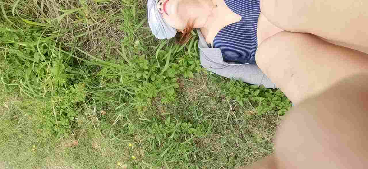  无套野战情趣小少妇，爽的嗷嗷叫 的剧照3