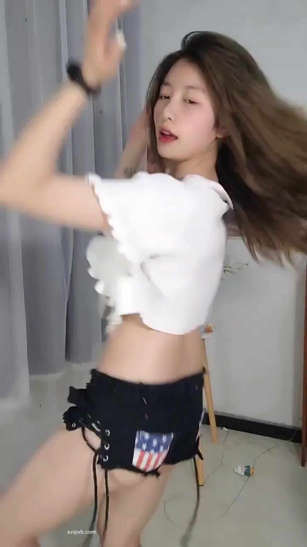  正妹热舞诱惑 的剧照4