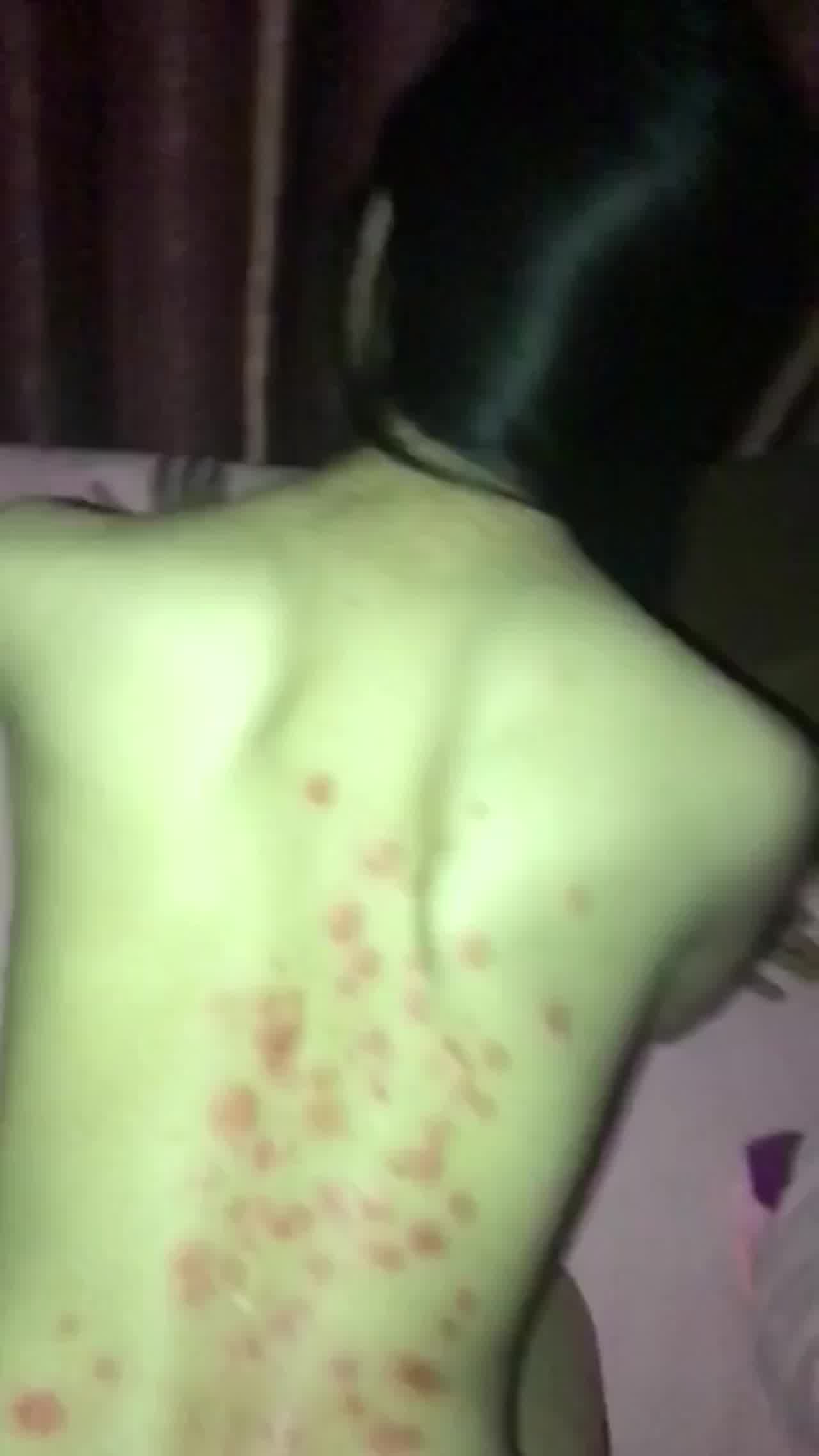  弟弟在隔壁玩电脑…不敢出声的滴蜡 的剧照10