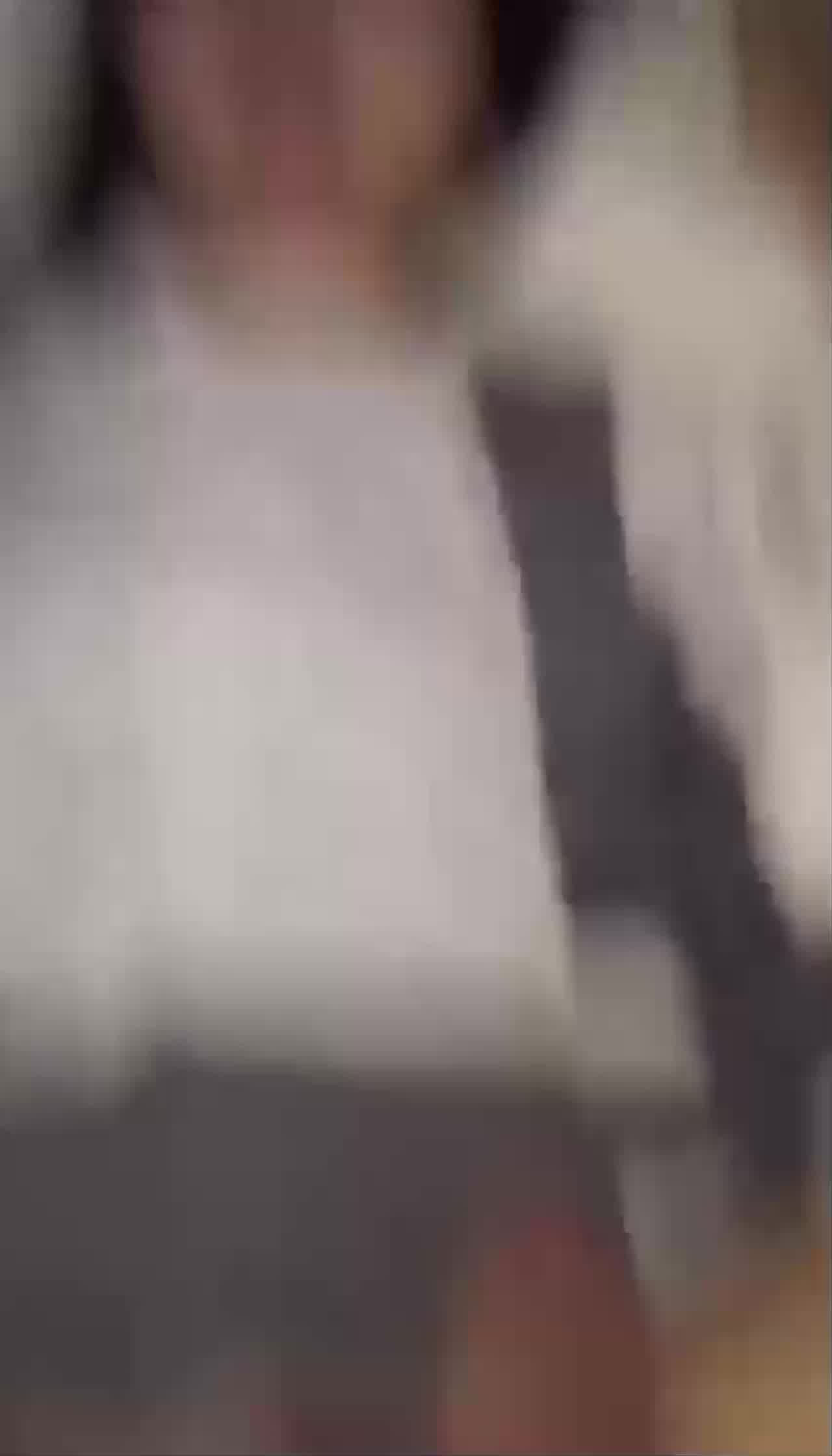  淫荡骚逼喊着要吃，全部射嘴里 的剧照1