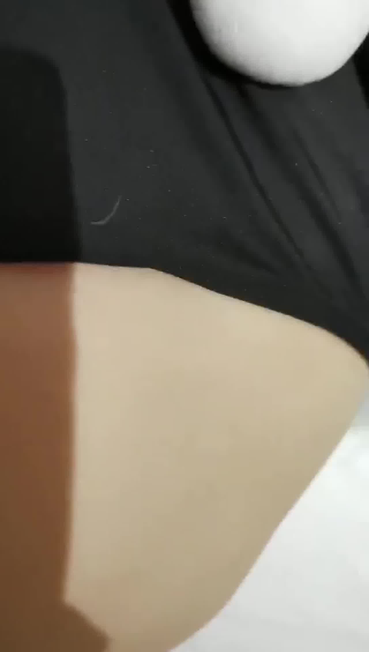  和女友雨天车内性爱 的剧照8