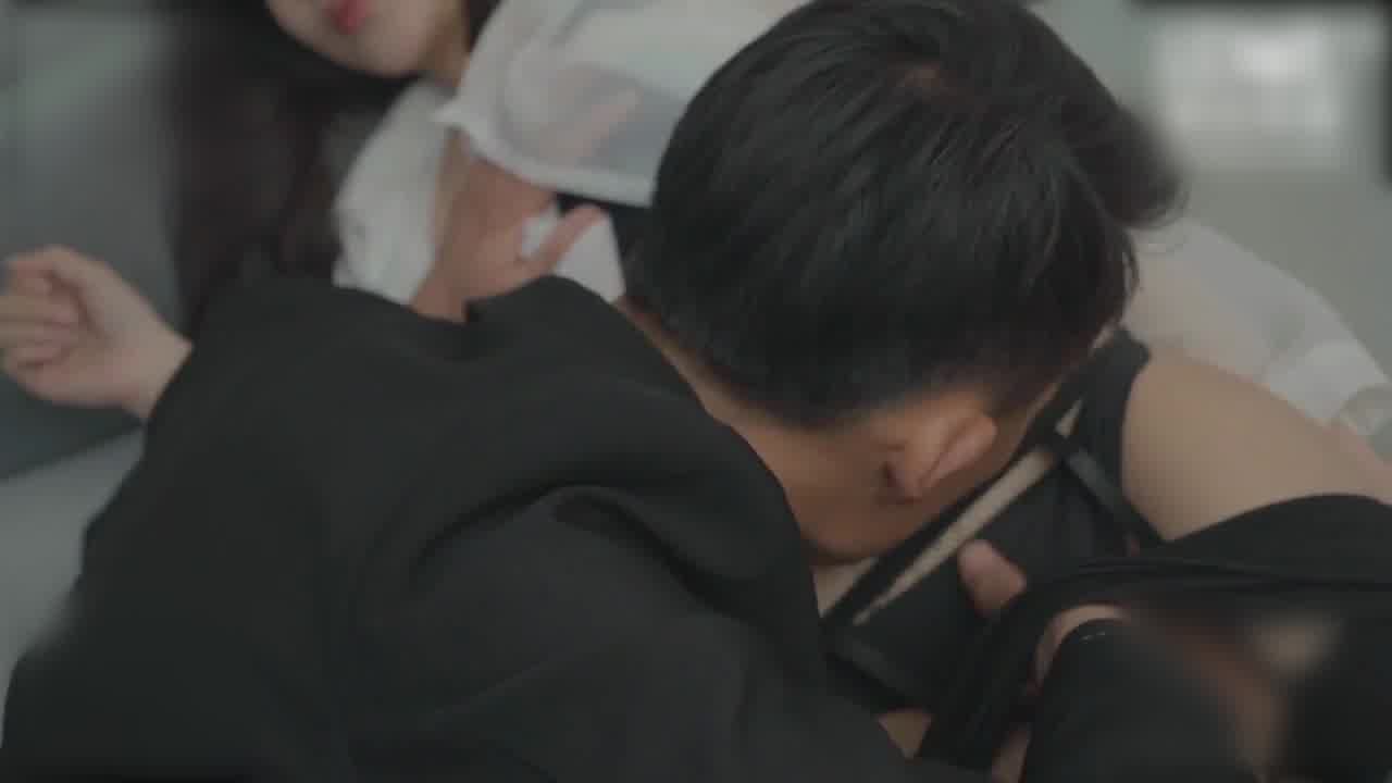  爱豆传媒 瑶瑶 性感大嫂复仇不成反被操 的剧照2