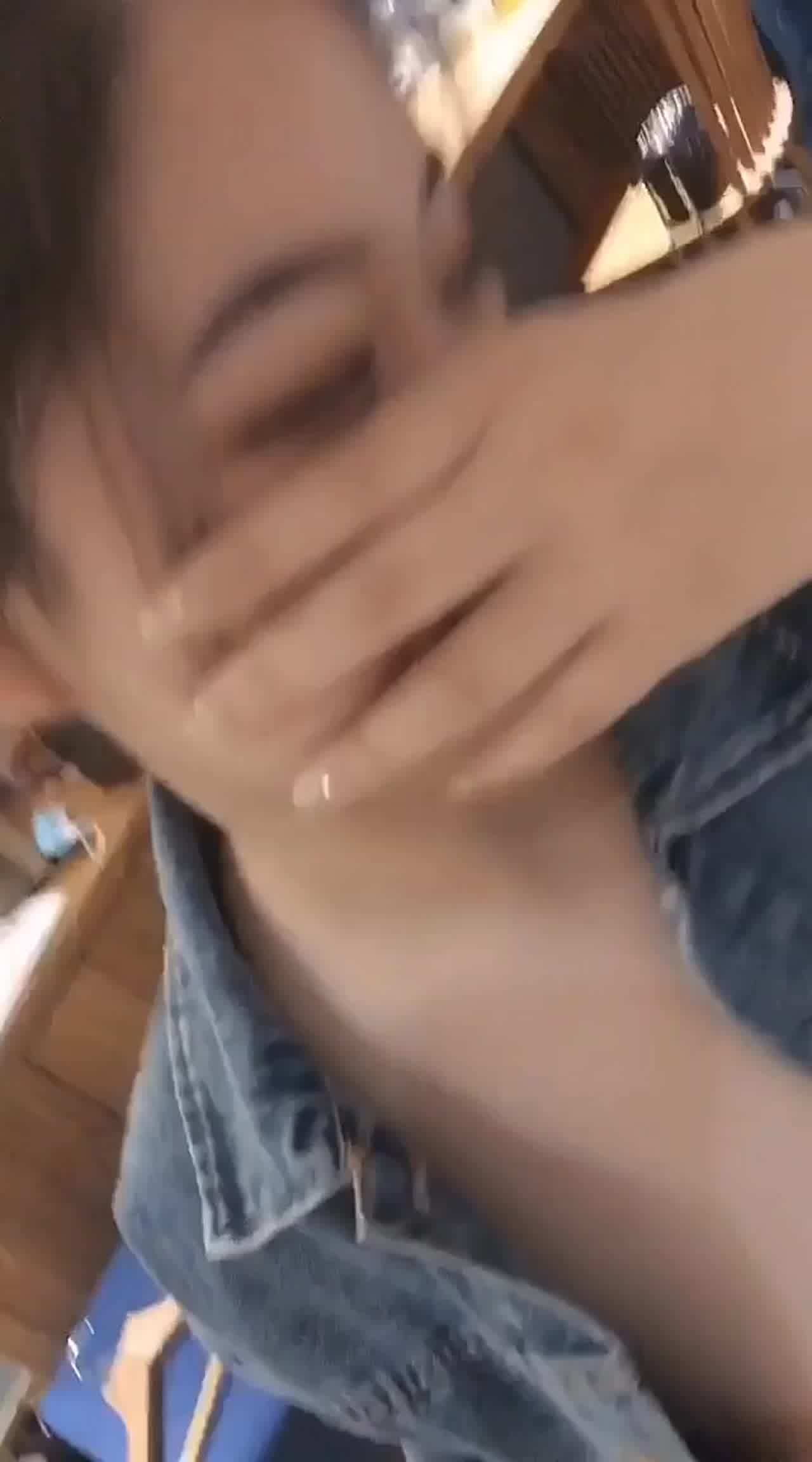  长得像景甜的美女被内入流出 的剧照1