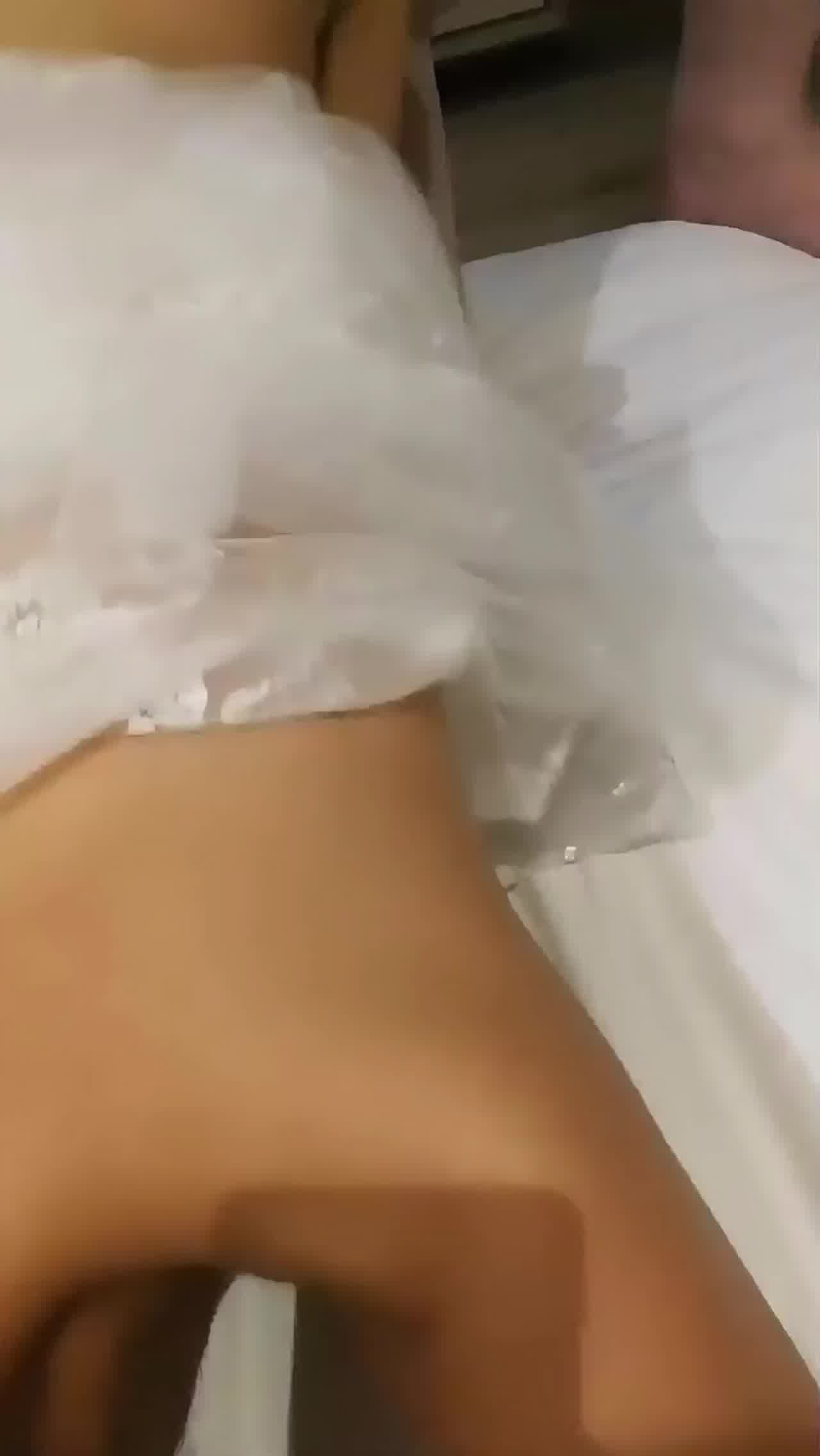  新娘婚礼当天被前男友啪啪 的剧照3