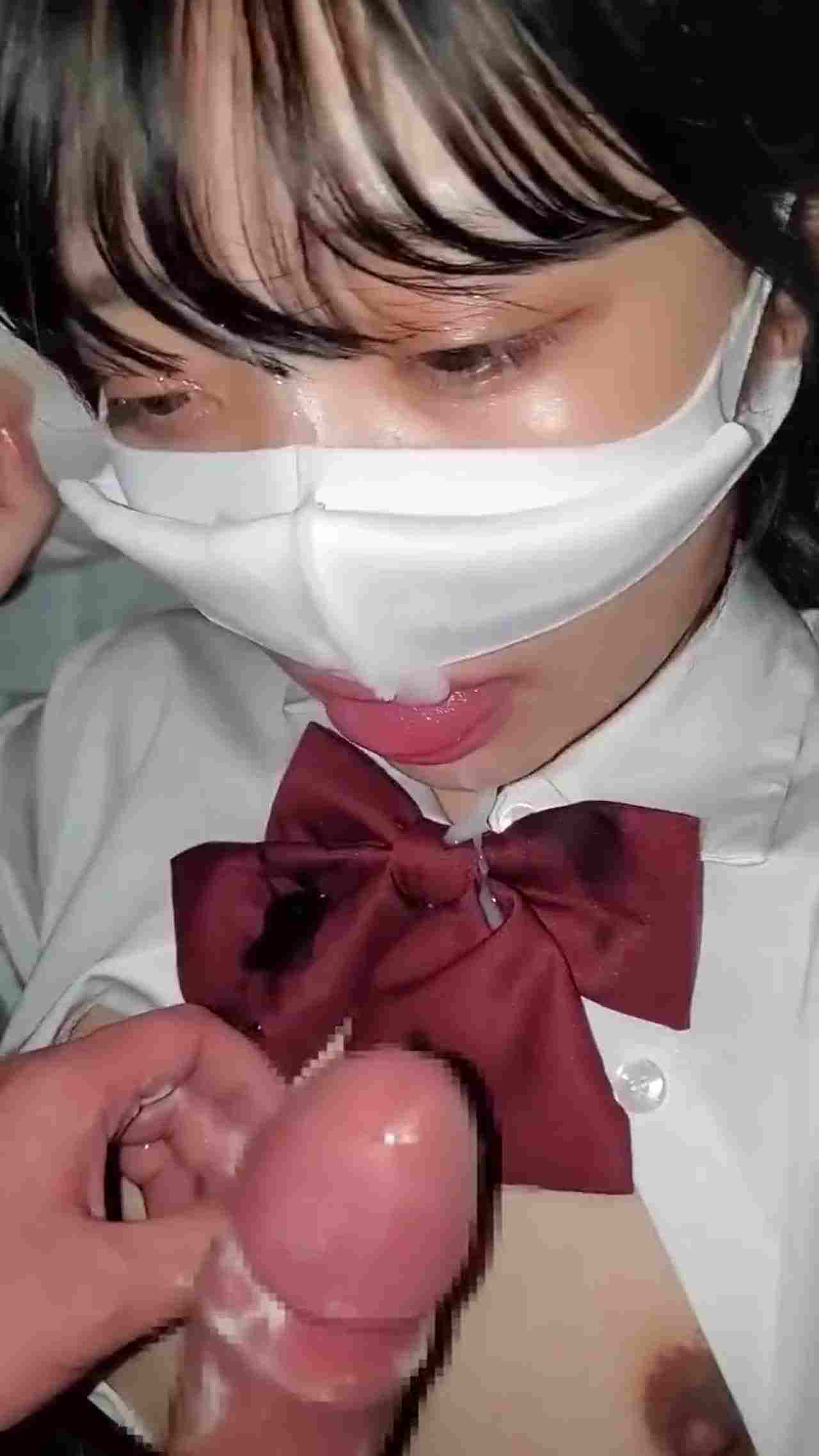  颜射清纯大学女友 的剧照10