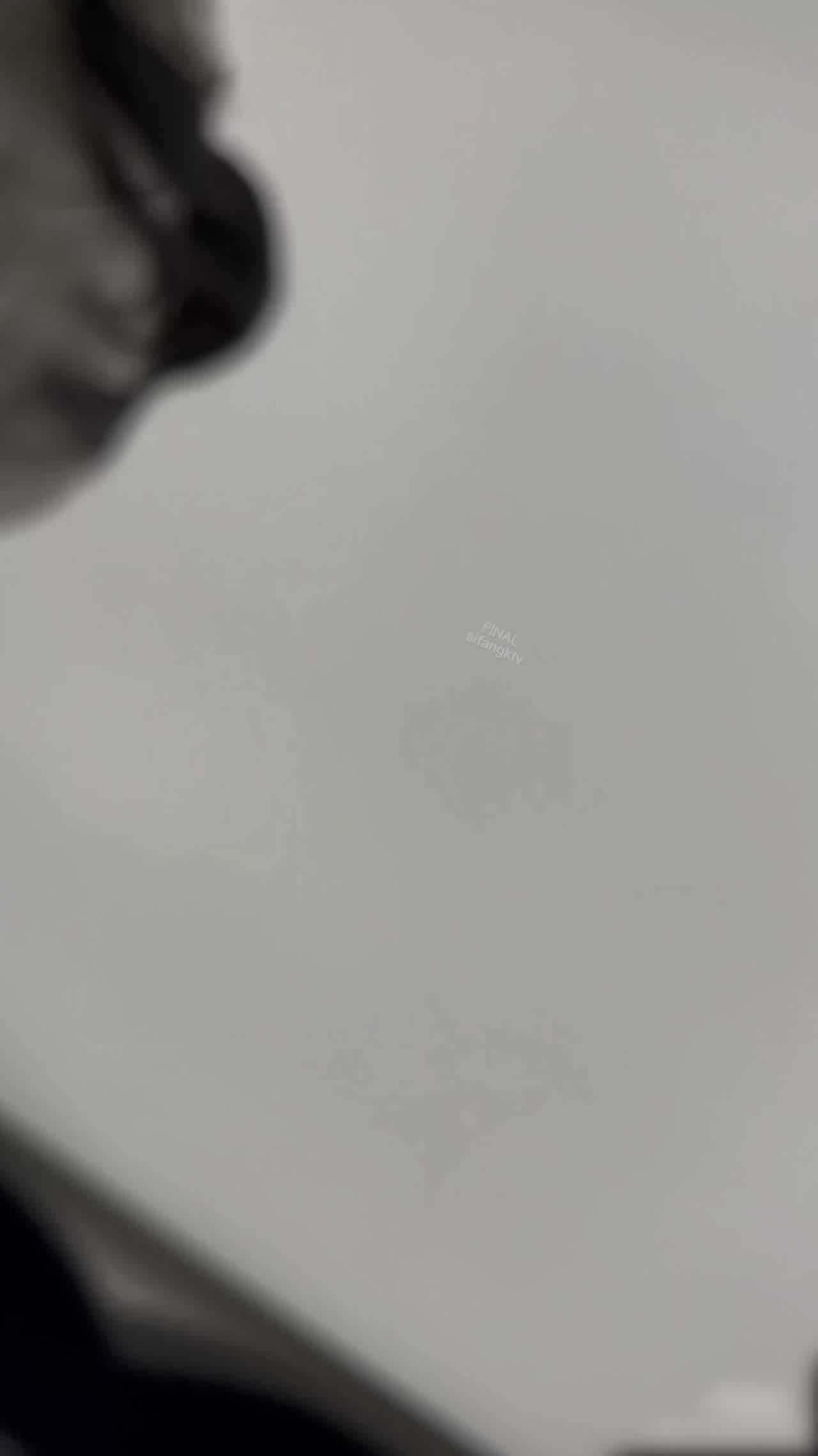  两个小姐姐逛街！吊带袜和大胸眼睛妹！ 的剧照3